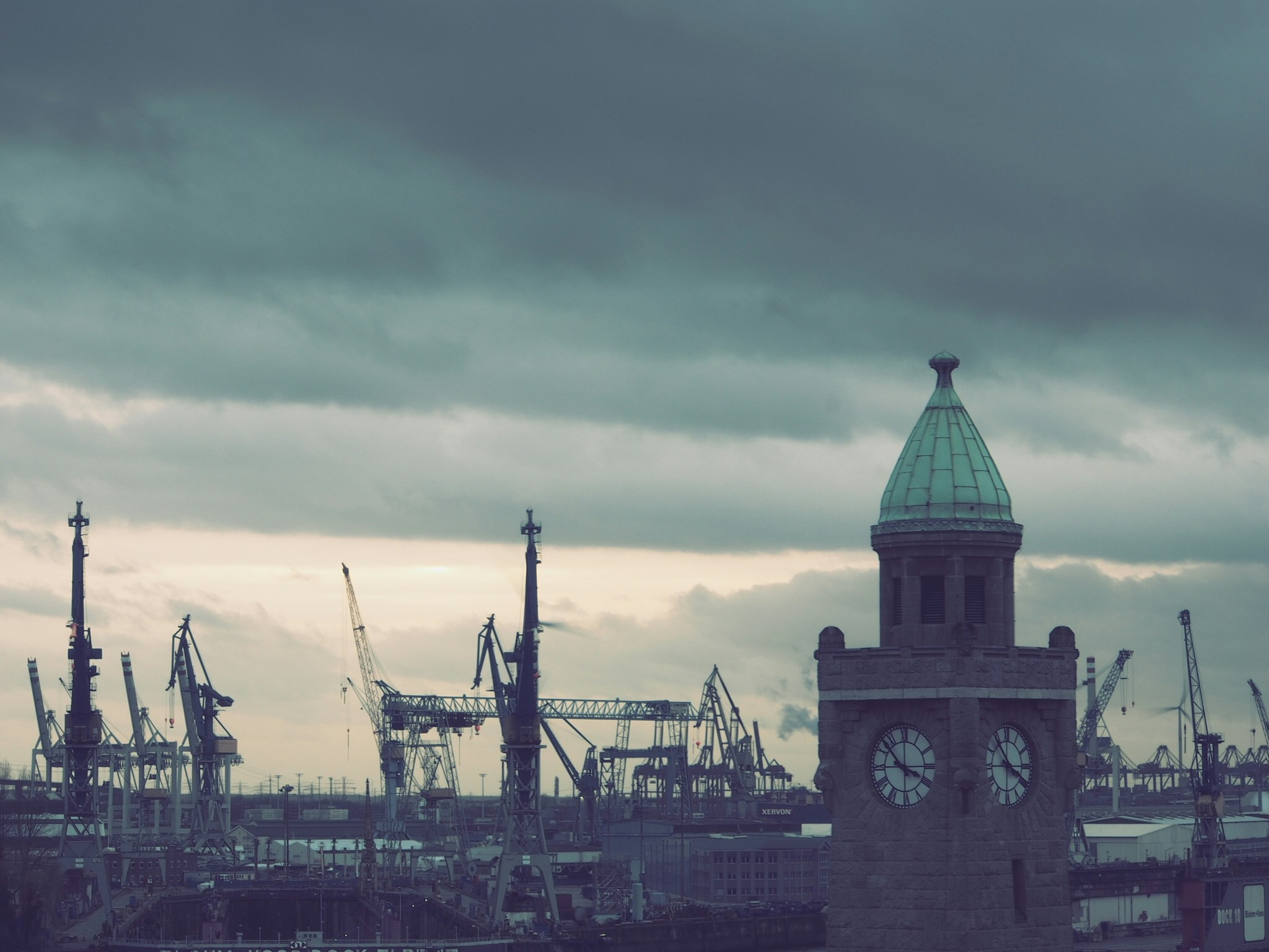 Free Unsplash photo from Florian Schleinig