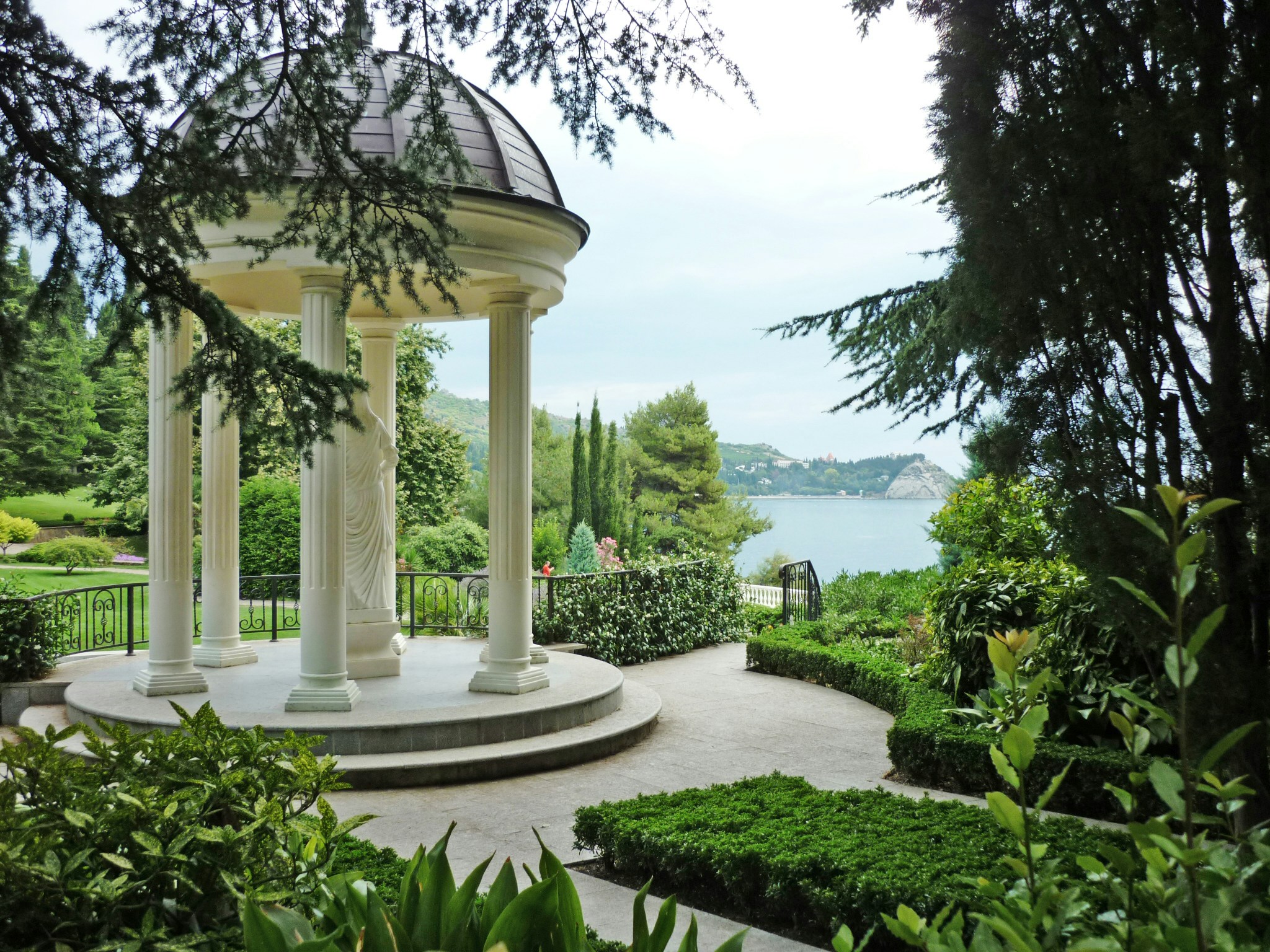 Free Unsplash photo from Daria Kulaga