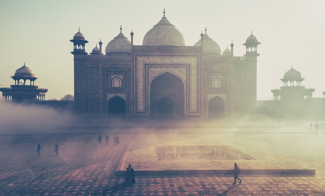 brown concrete mosque, Architecture in Agra