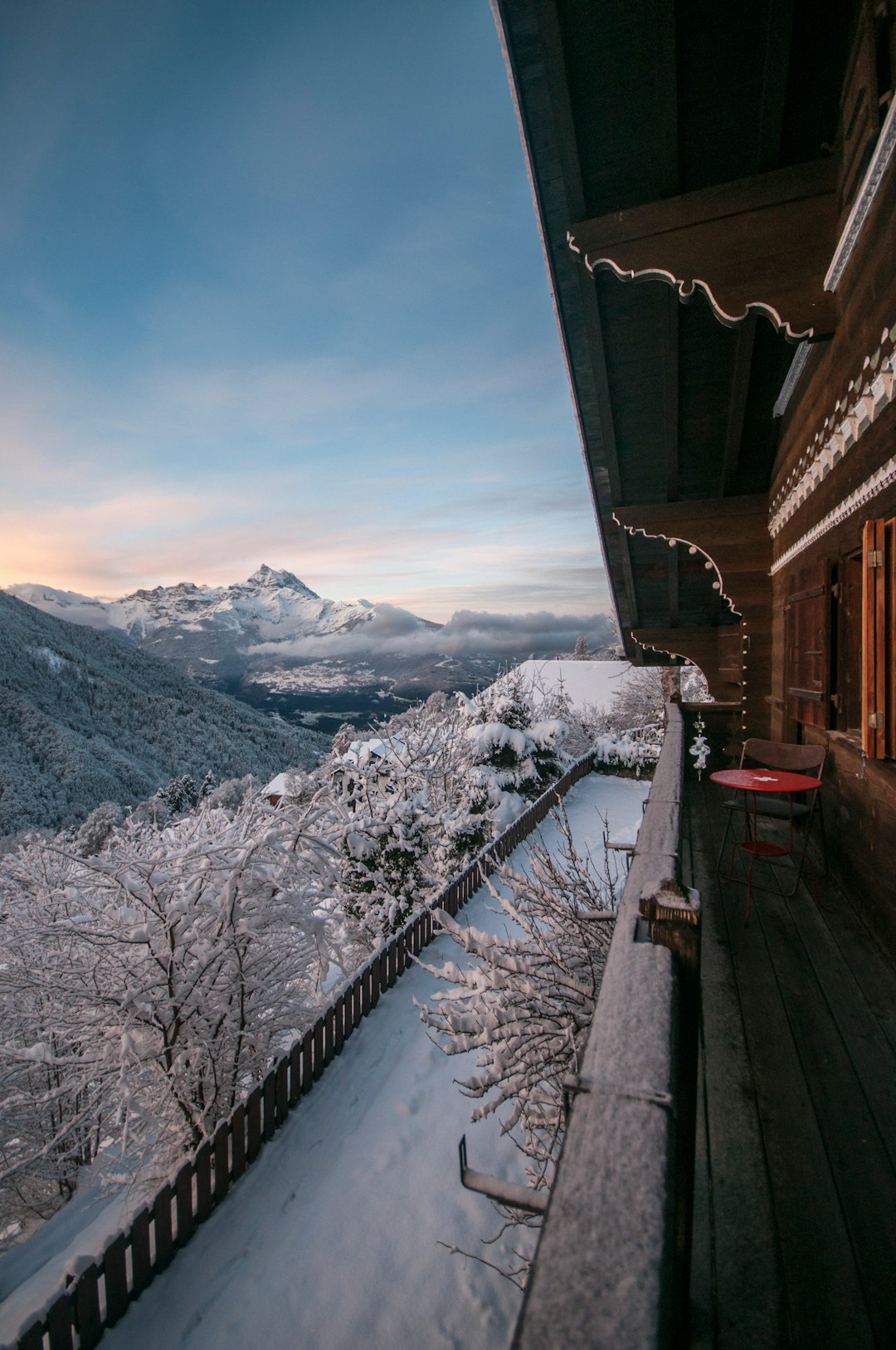 photo of Gryon Mountain range near Grand Chavalard