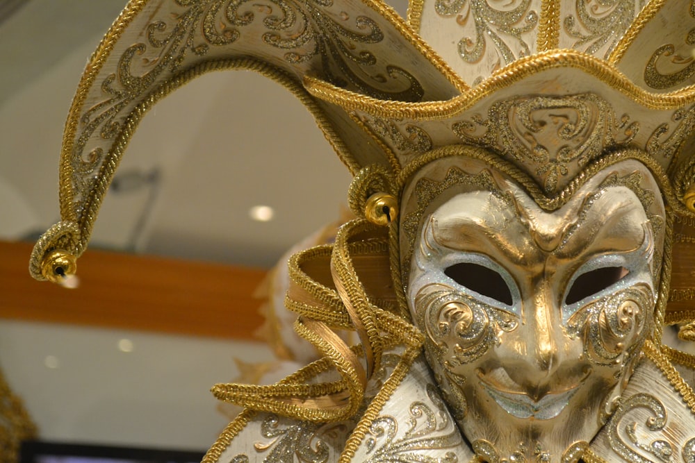 A gold jester statue.