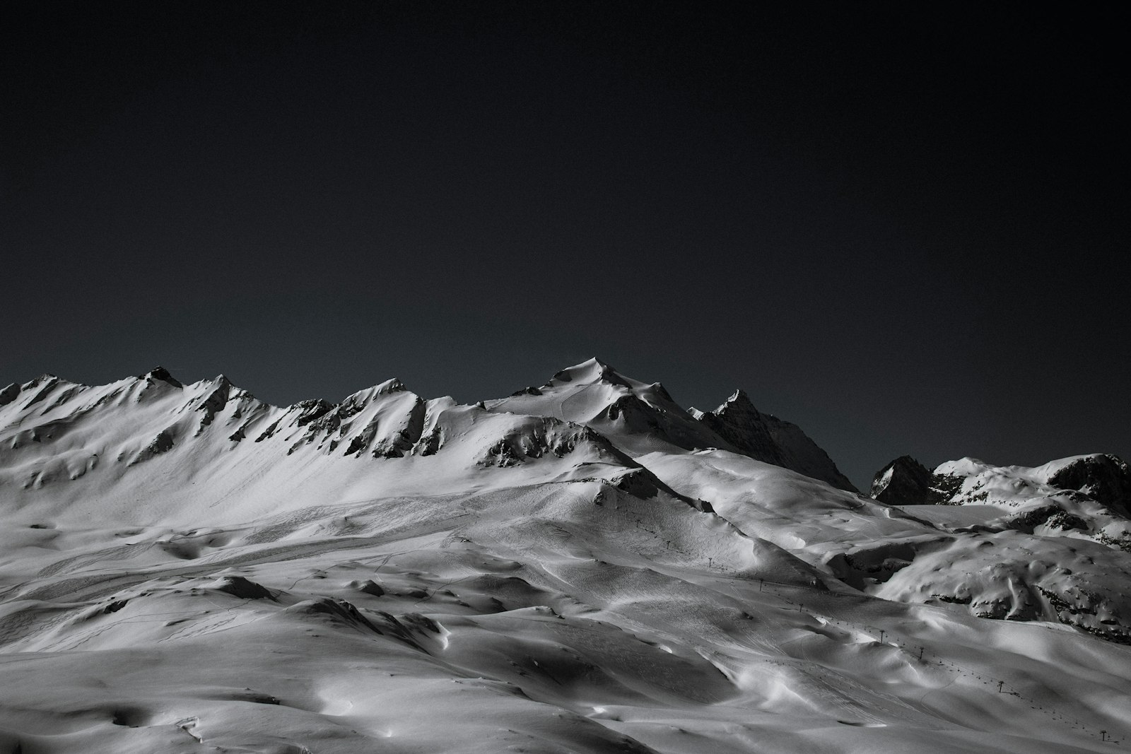 Canon EOS 1200D (EOS Rebel T5 / EOS Kiss X70 / EOS Hi) sample photo. Snow filled mountain photography