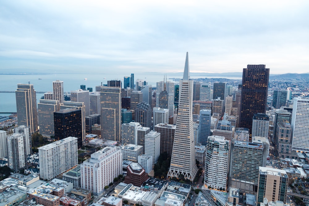 cityscape photography of high-rise building