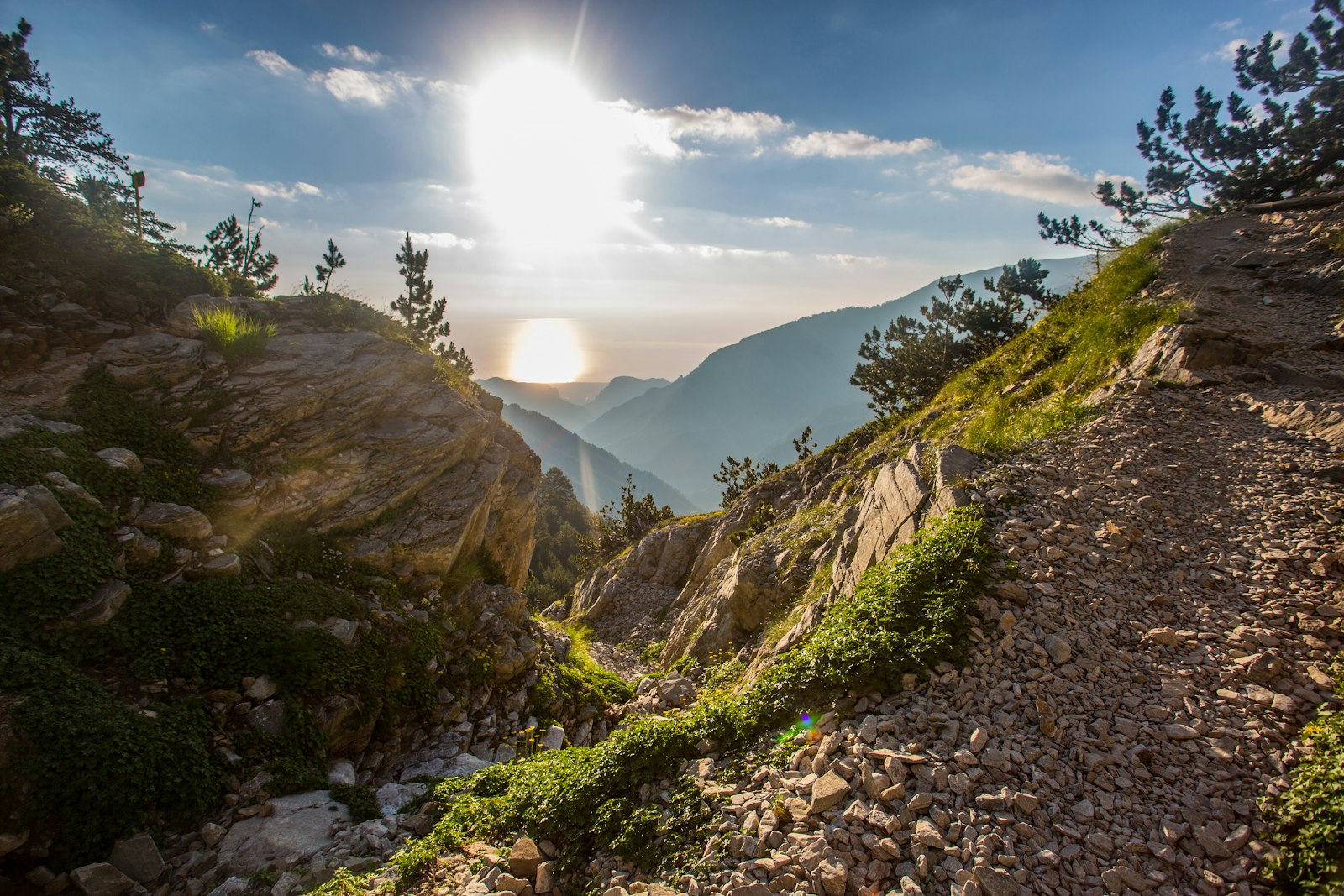 Canon EOS 5D Mark III + Canon EF 17-40mm F4L USM sample photo. Brown mountain with grass photography