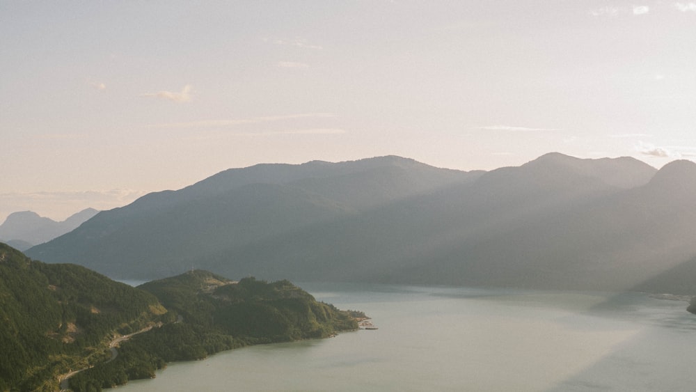 Fotografia aerea del lago