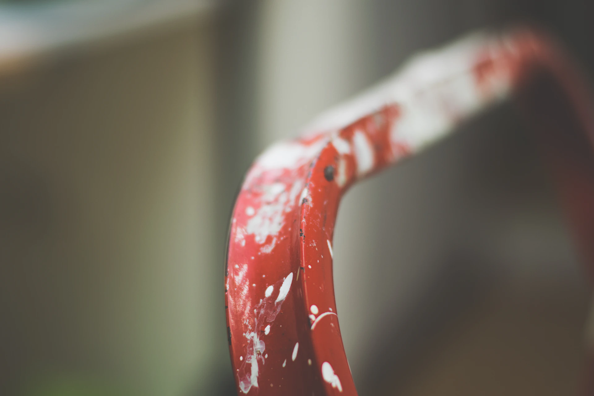 gray computer monitor