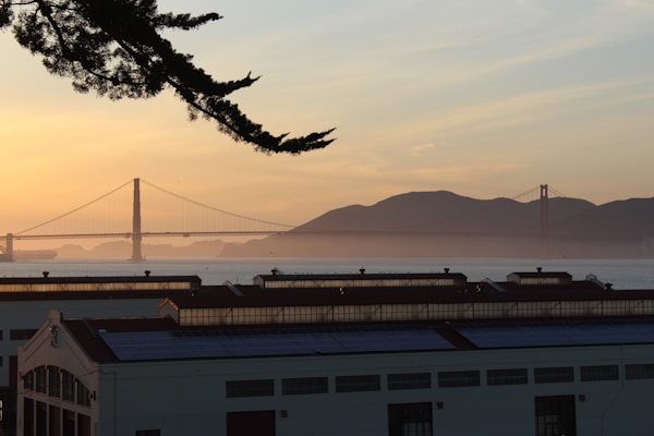 Photo 1457817174760 7ce1f34ba280?q=85&w=700&h=400&fit=crop