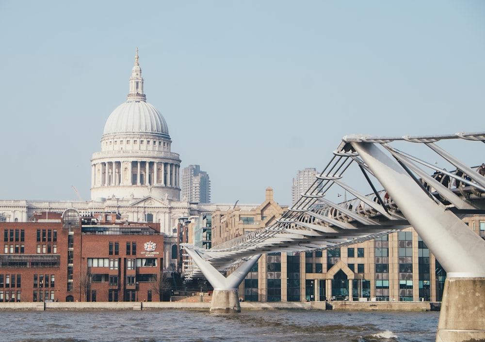 closeup photo of bridge