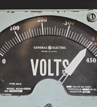 gray GE volt meter at 414