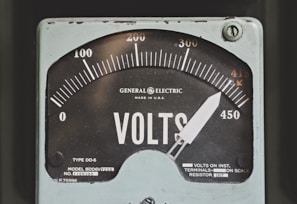 gray GE volt meter at 414