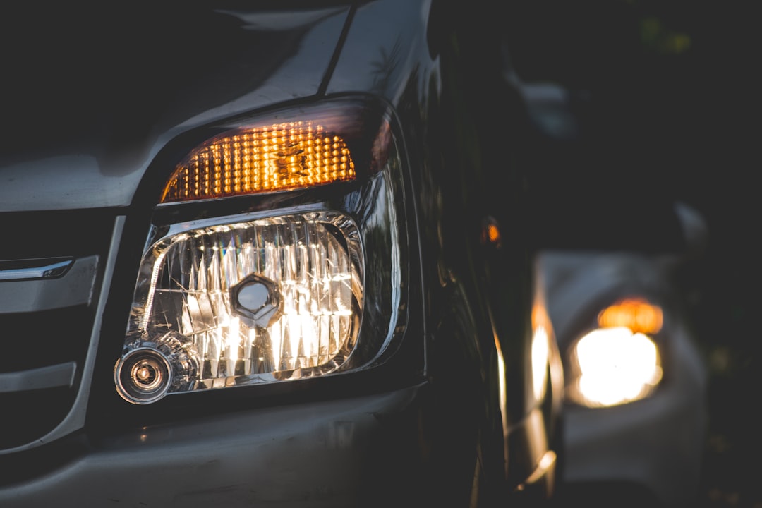 closeup photography of grey car