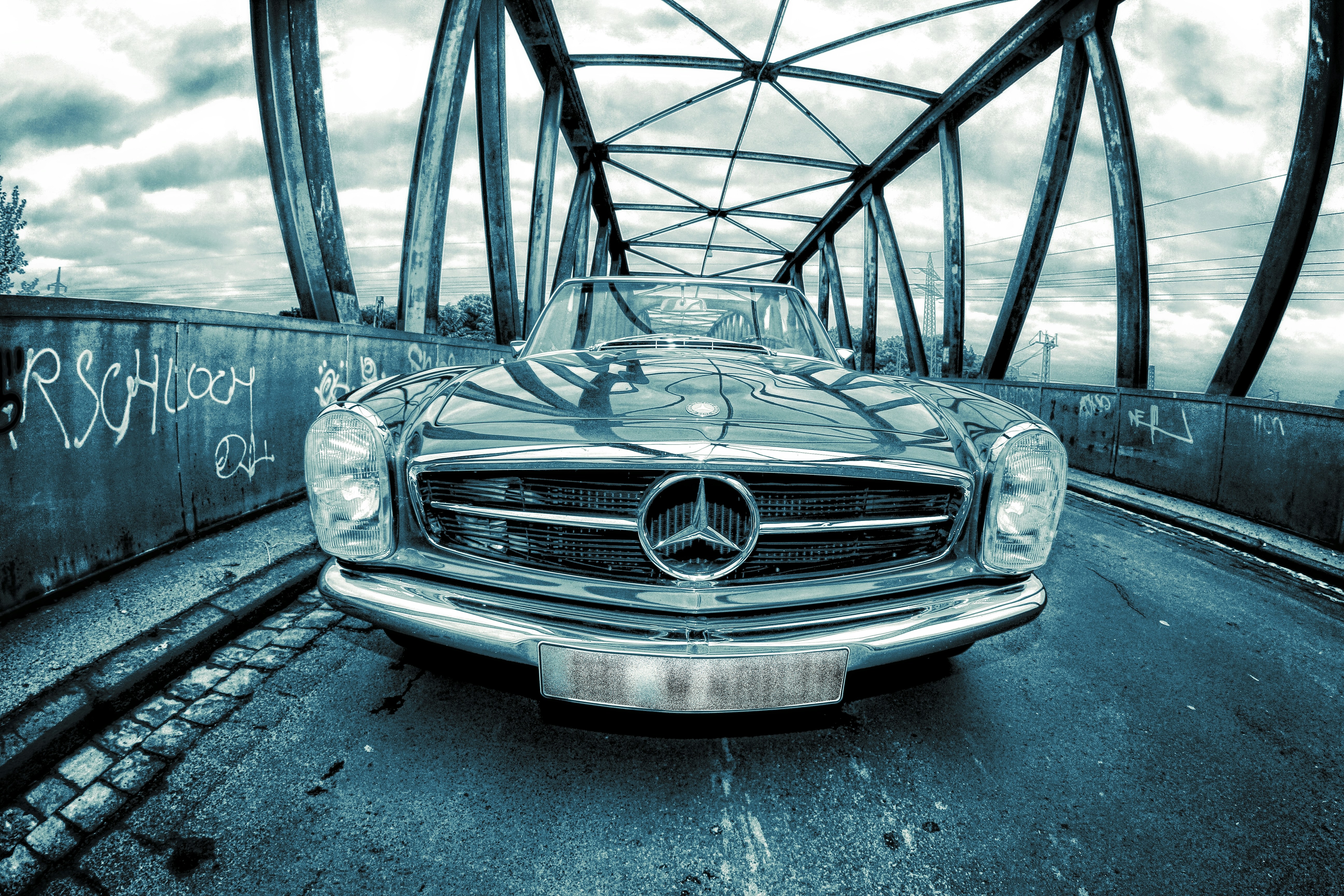 Free Unsplash photo from Matthias Guenter