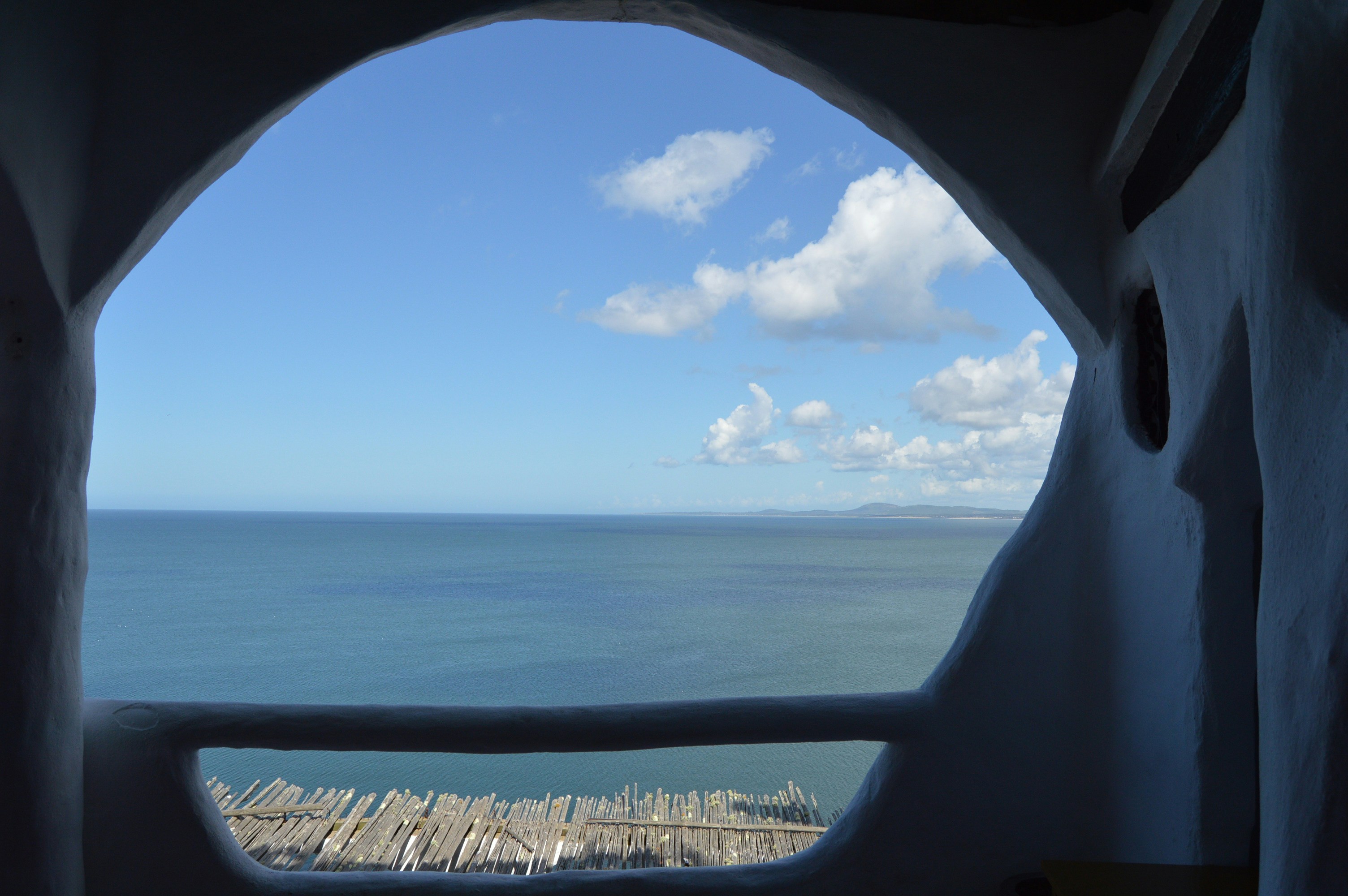 Free Unsplash photo from Claudia Comaru