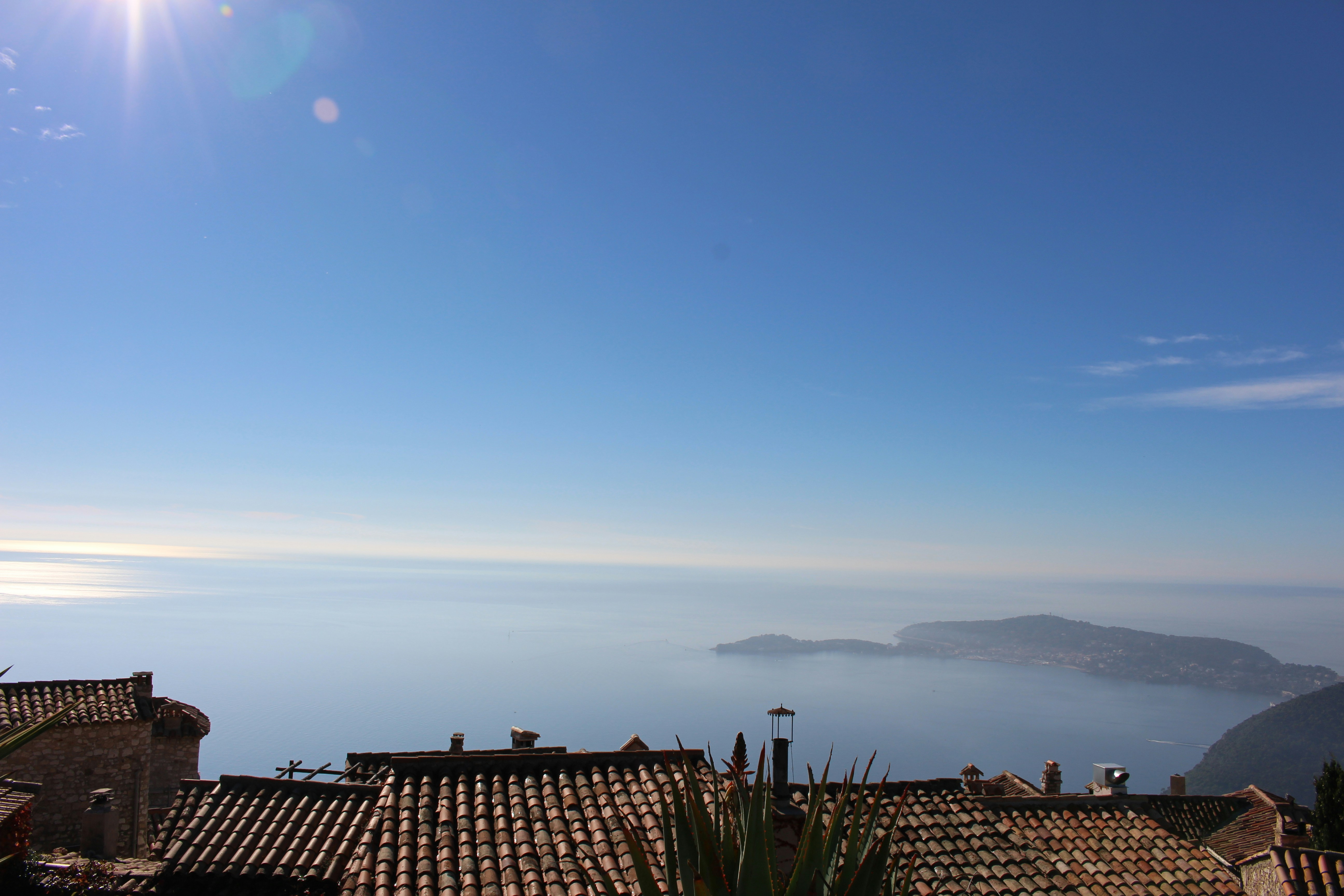 Sunny Seaside Apartment