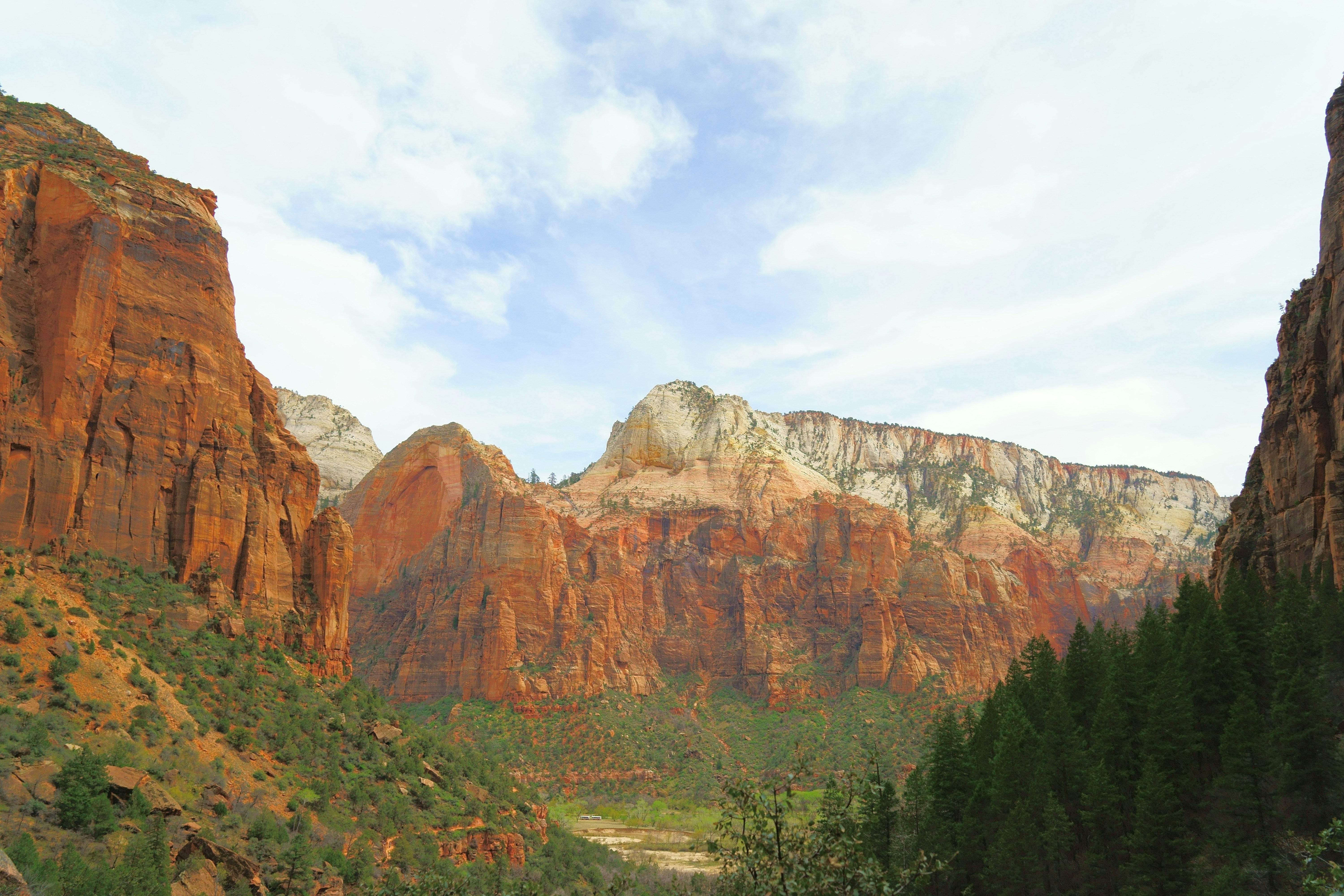 Free Unsplash photo from Andy Wang