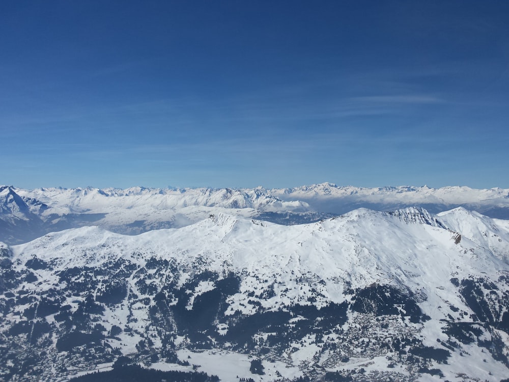 雪山の航空写真