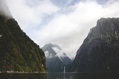 Milford Sound Lake - New Zealand