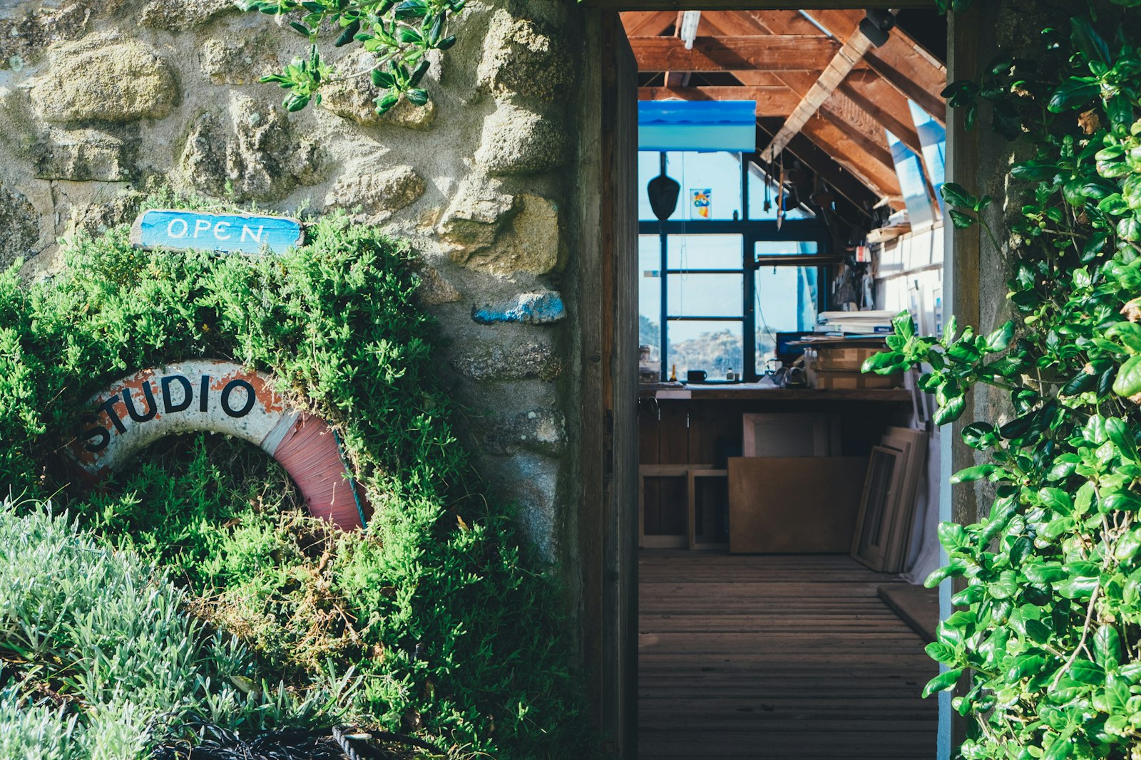 Fujifilm X-T1 + Fujifilm XF 18-55mm F2.8-4 R LM OIS sample photo. Brown wooden resthouse near photography