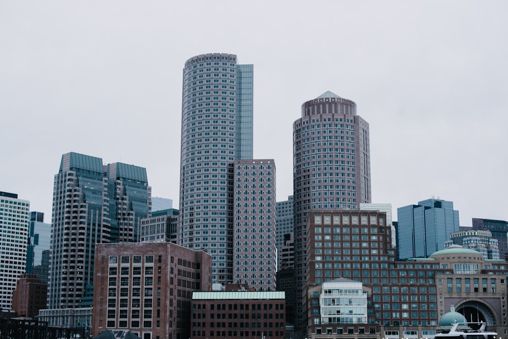 fotografia de paisagem de edifícios