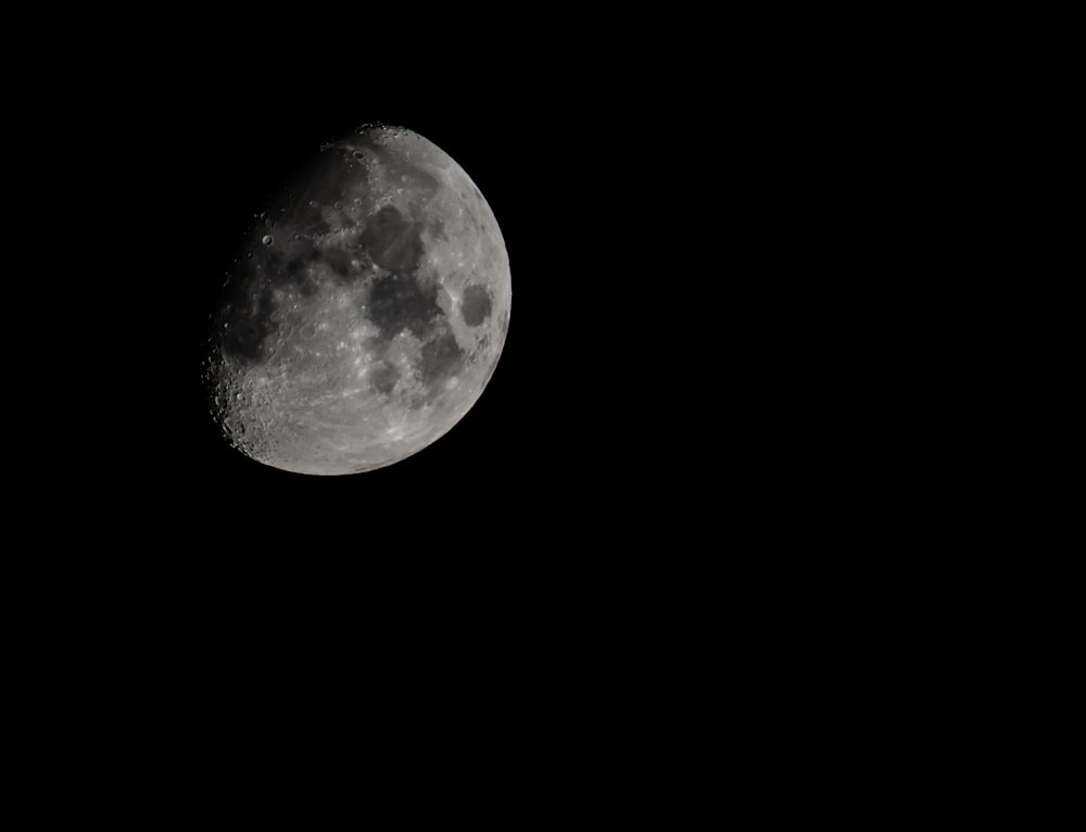 closeup moon photography
