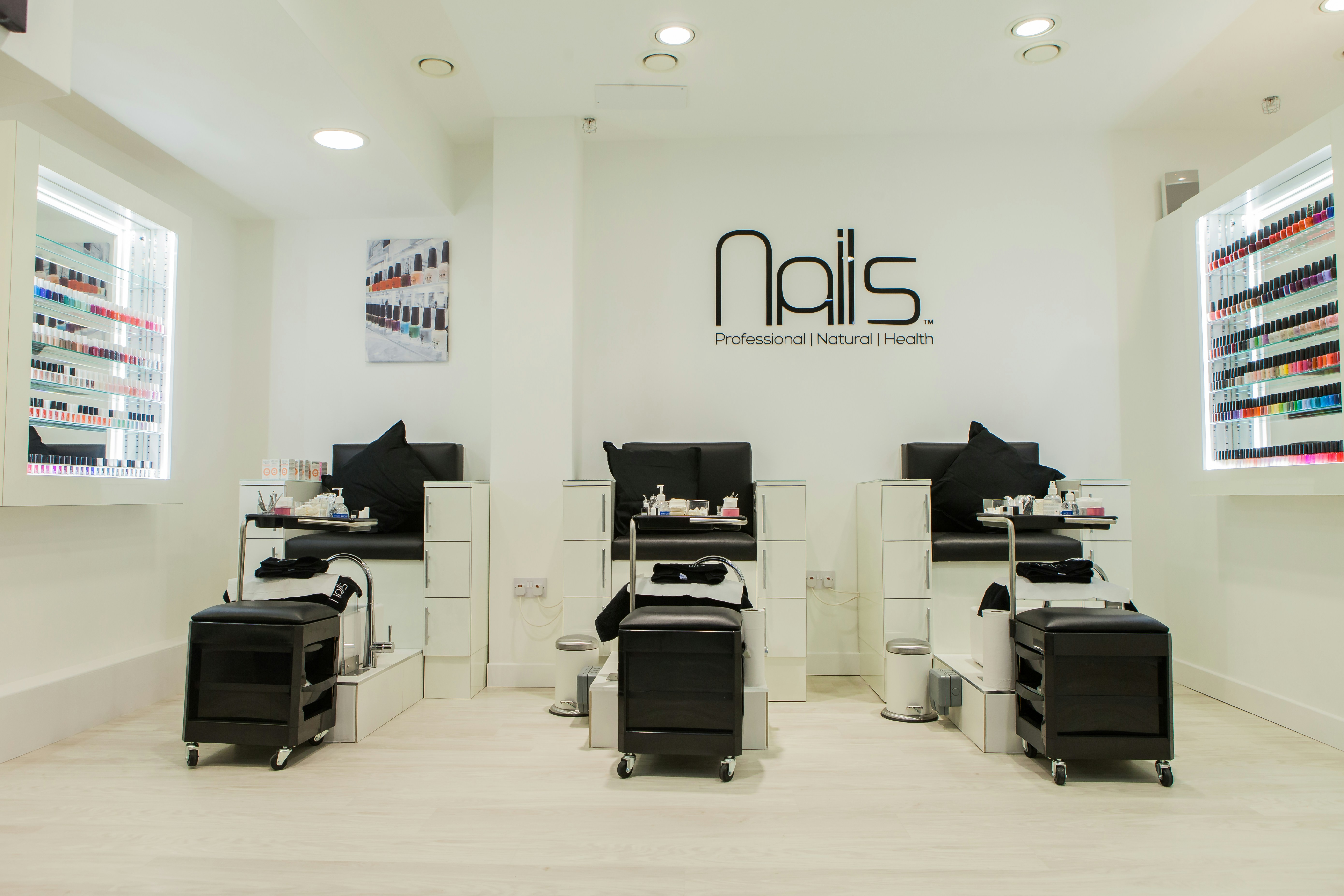 La Importancia de Tener un Sitio Web para tu salon de Uñas: ¿Por qué tu Negocio lo Necesita?