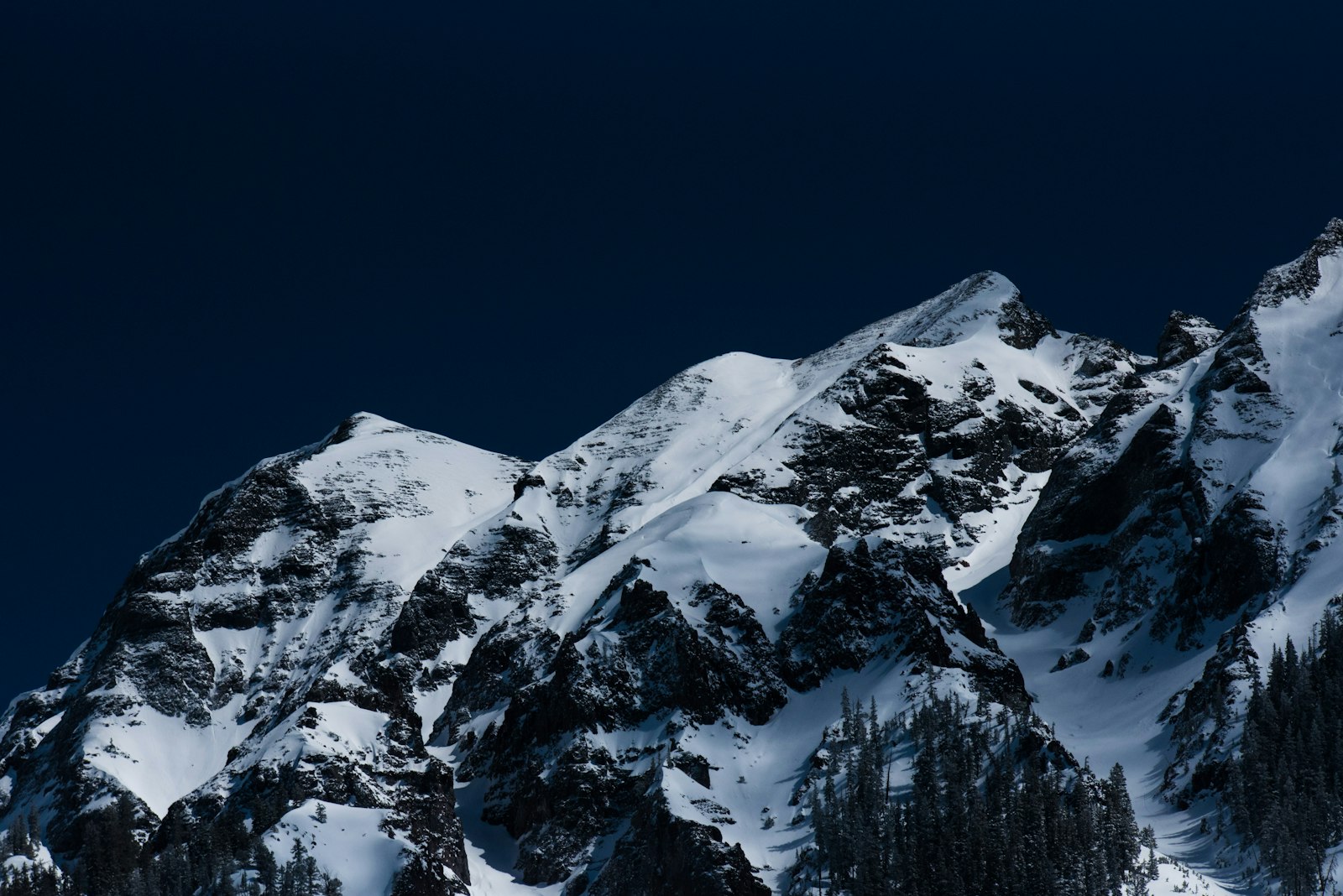 Nikon AF-S Nikkor 200-500mm F5.6E ED VR sample photo. Mountains with white snow photography