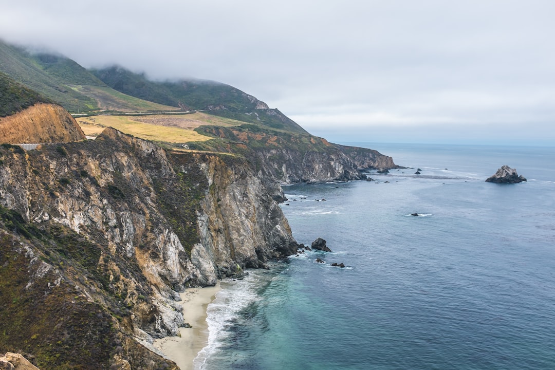 travelers stories about Cliff in Bixby Creek Bridge, United States
