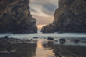 river overflow in between rock formation