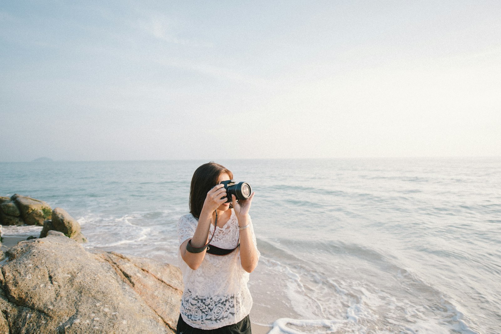 Nikon AF-S Nikkor 14-24mm F2.8G ED sample photo. Woman taking a photo photography