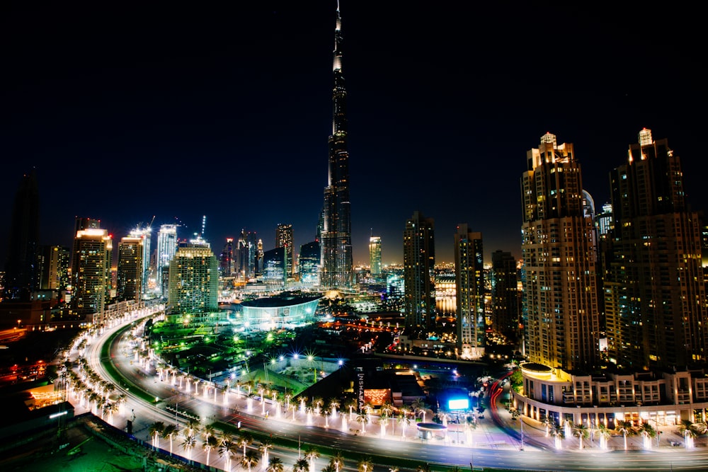 fotografia de paisagem de Burj Khalifa, Dubai à noite