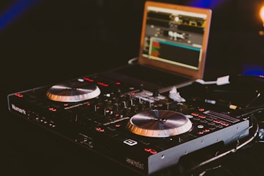 Guía Completa para Iniciarte en el Mundo del DJing
