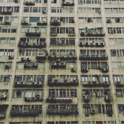 gray concrete building