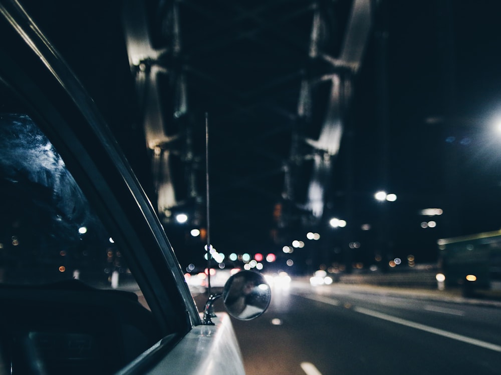 photo of vehicle side mirror