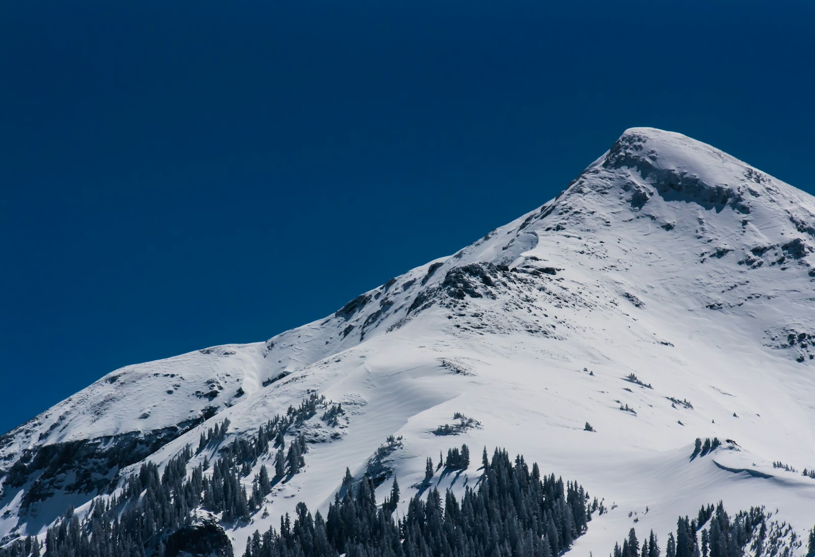 Nikon AF-S Nikkor 200-500mm F5.6E ED VR sample photo. Landscape photography of mountain photography