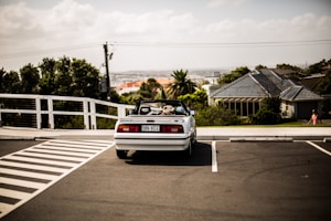 Beyaz Cabrio