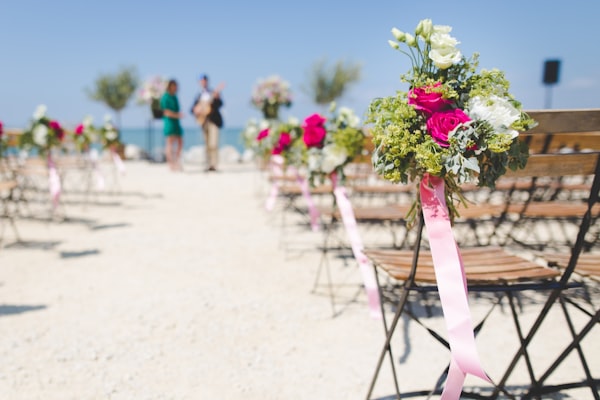 How to plan the perfect wedding abroad.