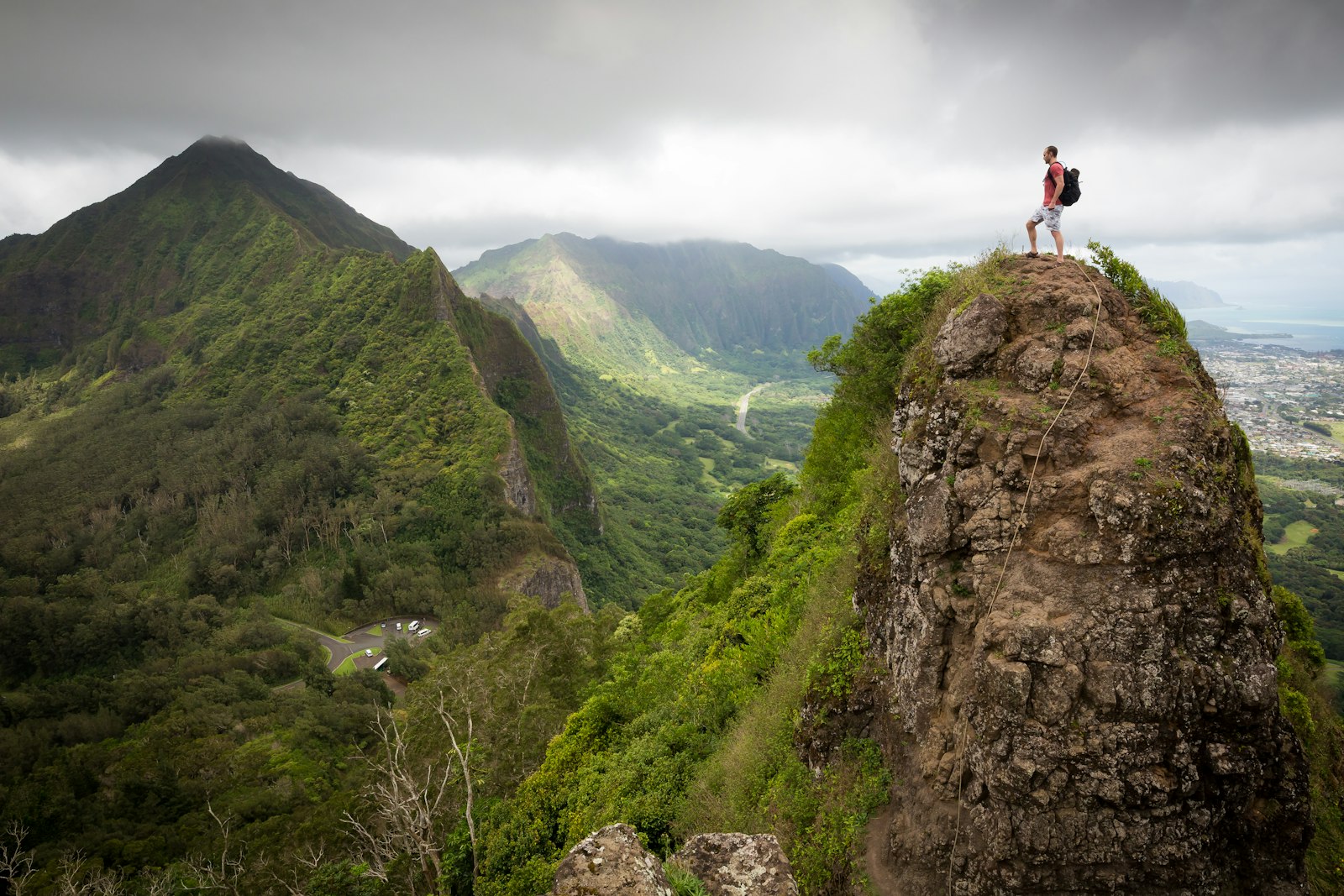 Sigma 20mm F1.4 DG HSM Art sample photo. Man on top of photography