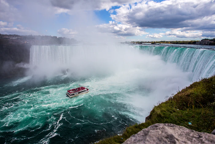 Best Pubs in Niagara Falls: Where Locals Actually Drink