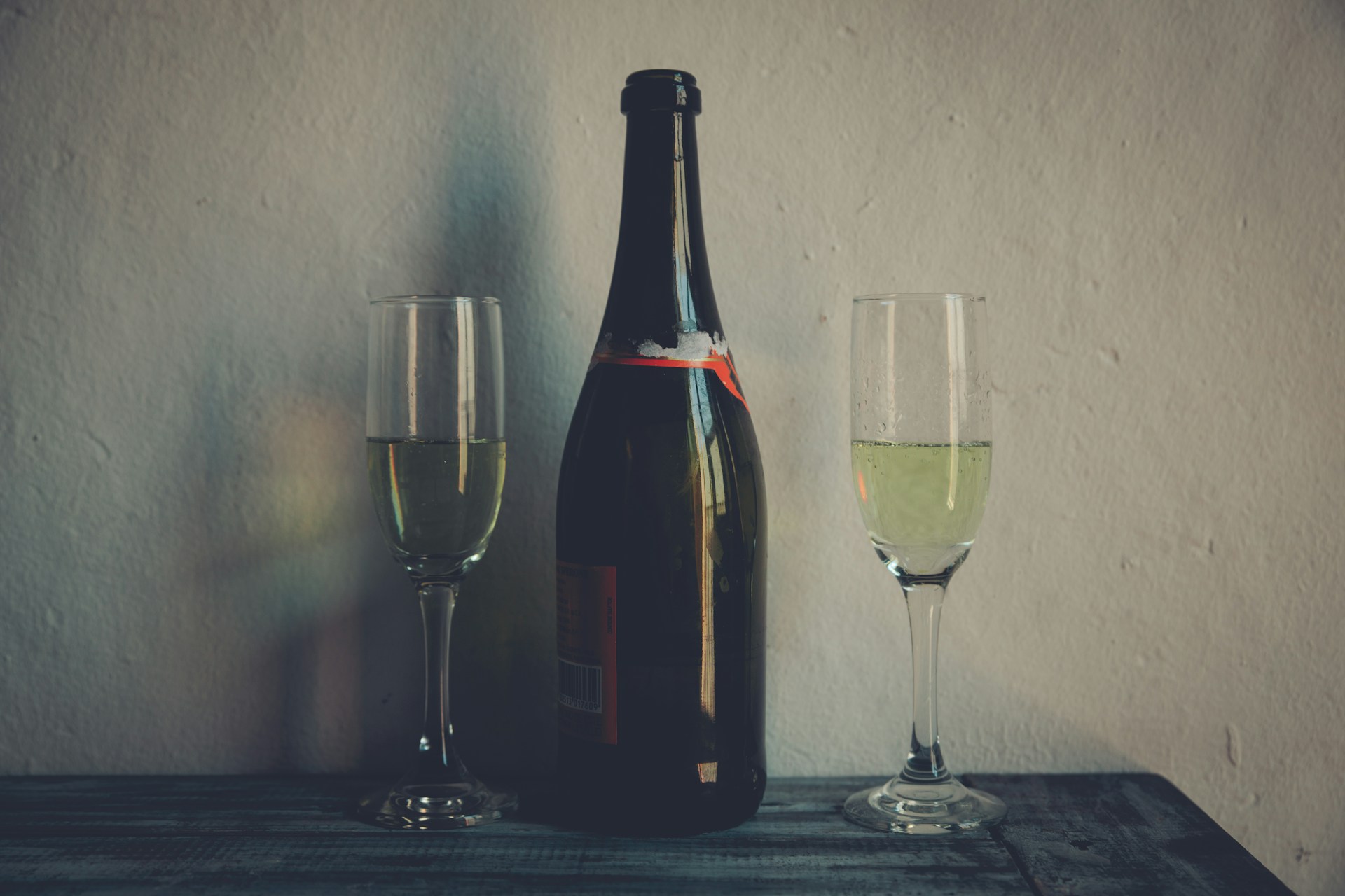 black and white bed linen