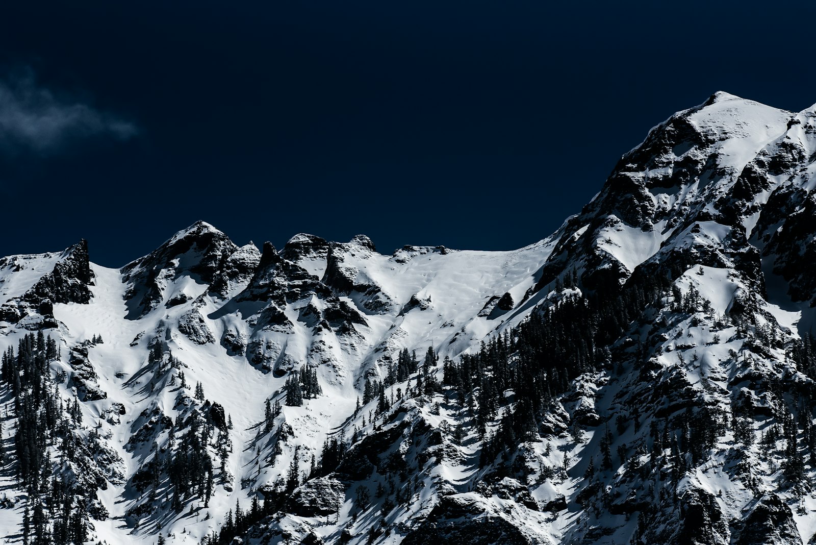 Nikon AF-S Nikkor 200-500mm F5.6E ED VR sample photo. "Mountains with snow under" photography