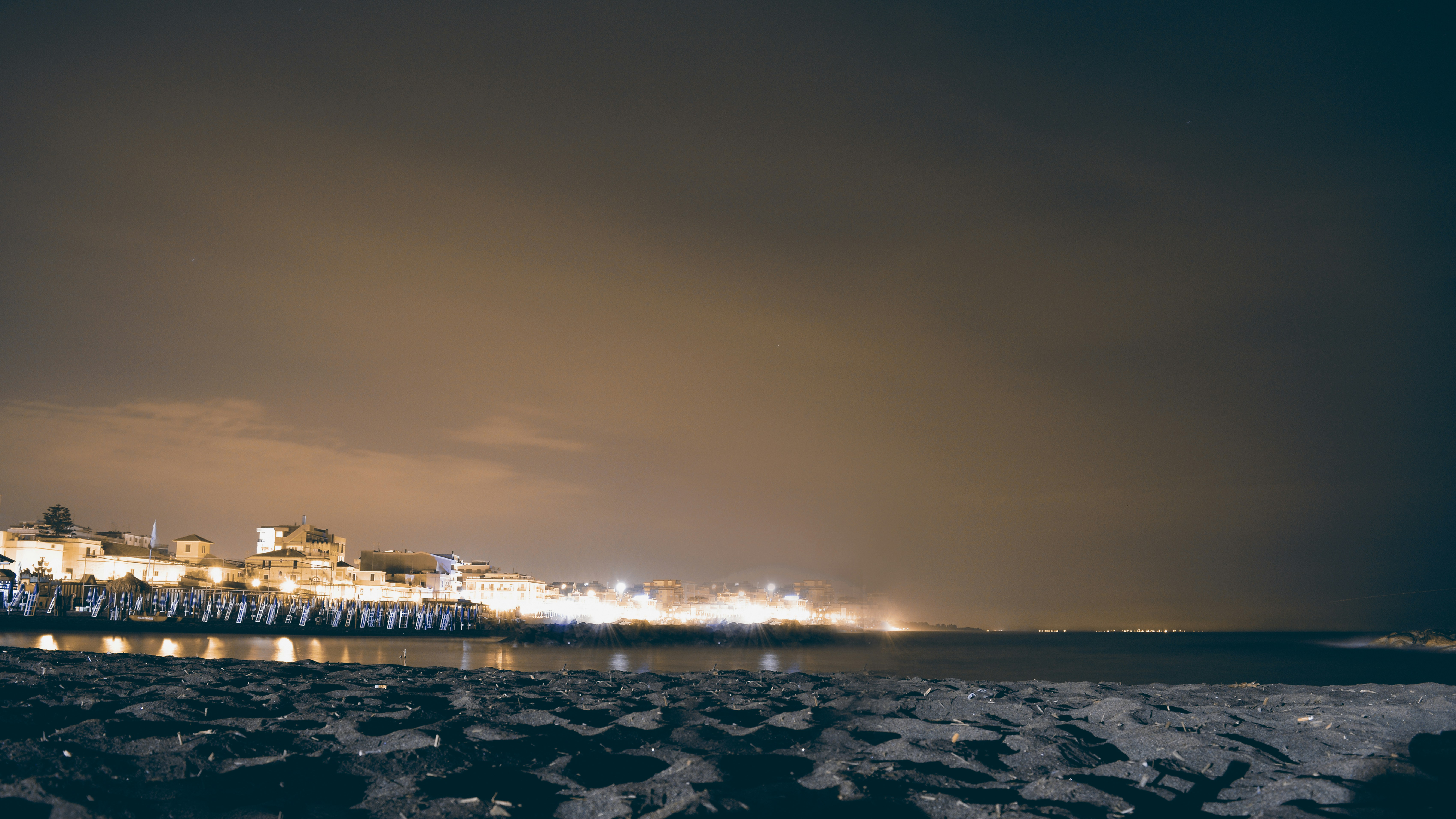 Free Unsplash photo from VIK'PHOTO