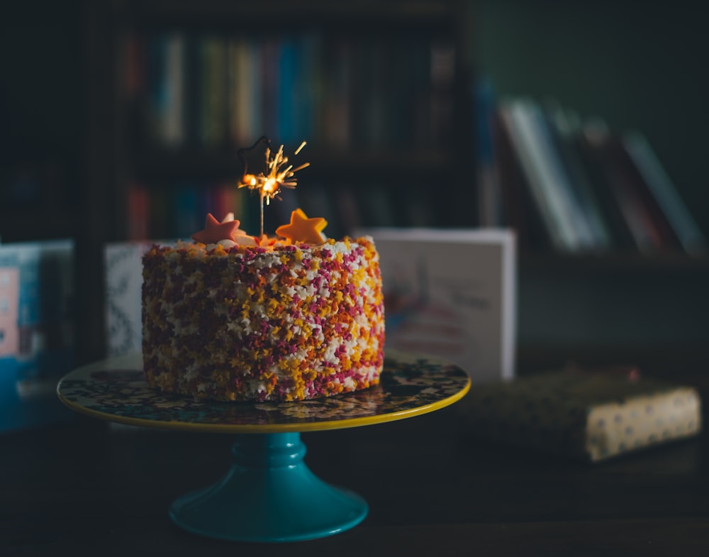 gâteau sur plateau