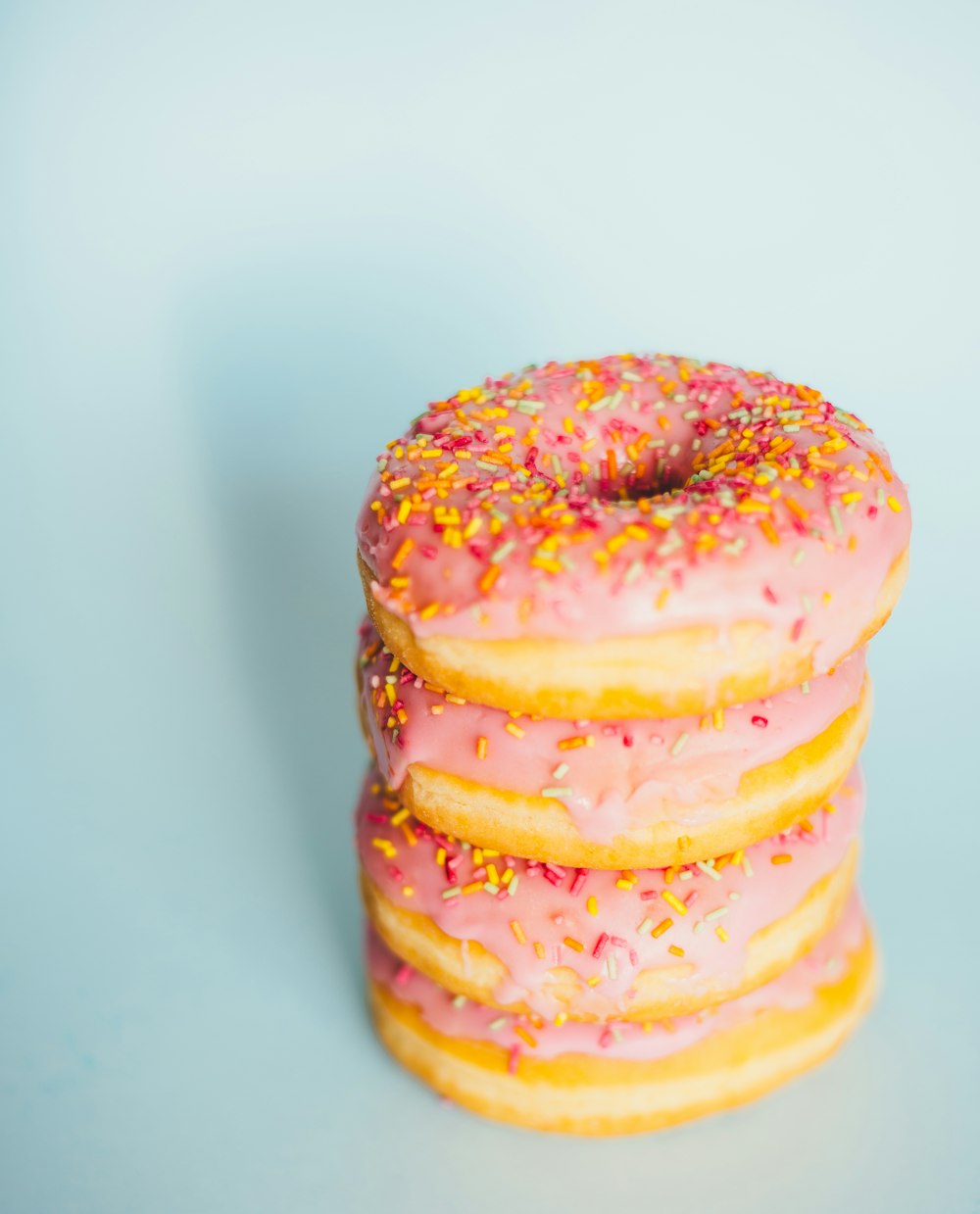 Braune und rosa Donut-Nahaufnahmen