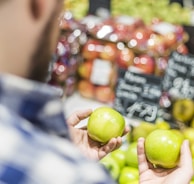 shallow focus photography of red apples