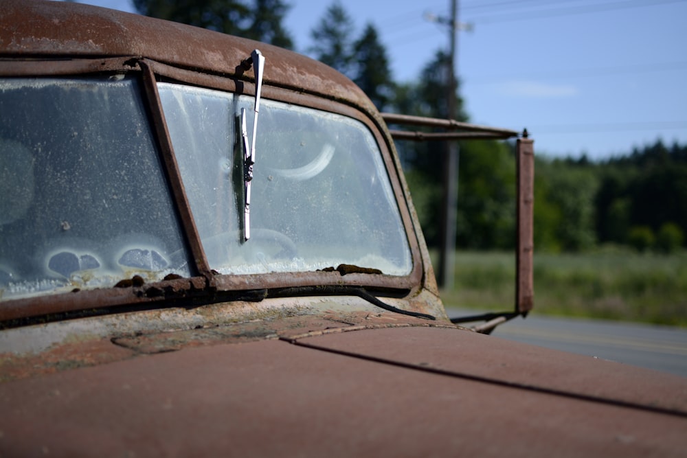 Geschlossenes Bild eines roten Autos