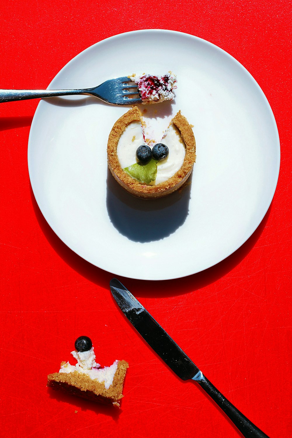 assiette ronde en céramique blanche