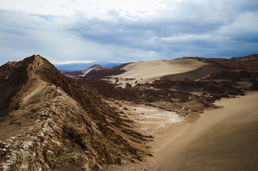 foto de brown mountains