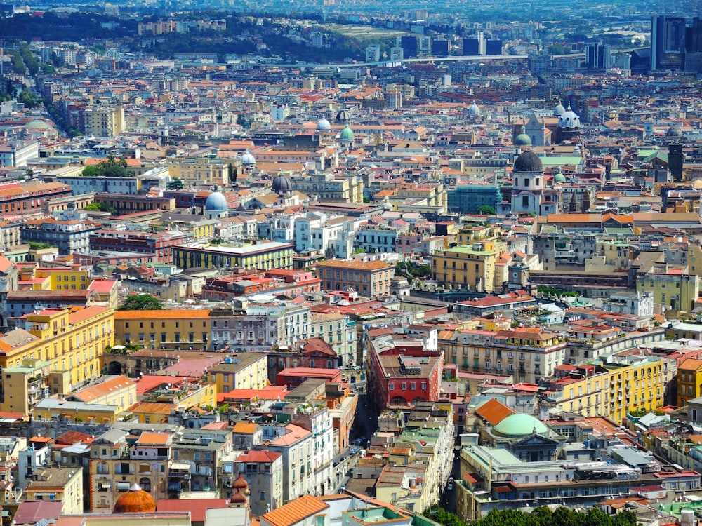 fotografia aérea de edifícios da cidade