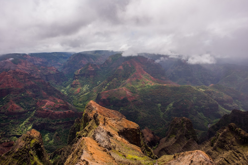 Fotografía de paisaje de montaña