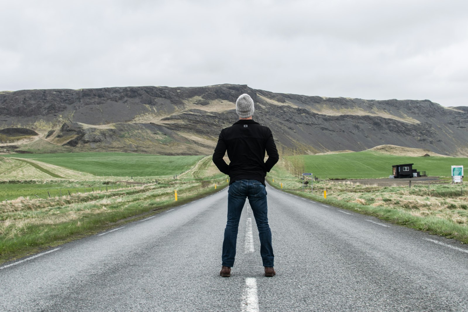 Nikon D3300 + Nikon AF-S DX Nikkor 35mm F1.8G sample photo. Man standing on road photography